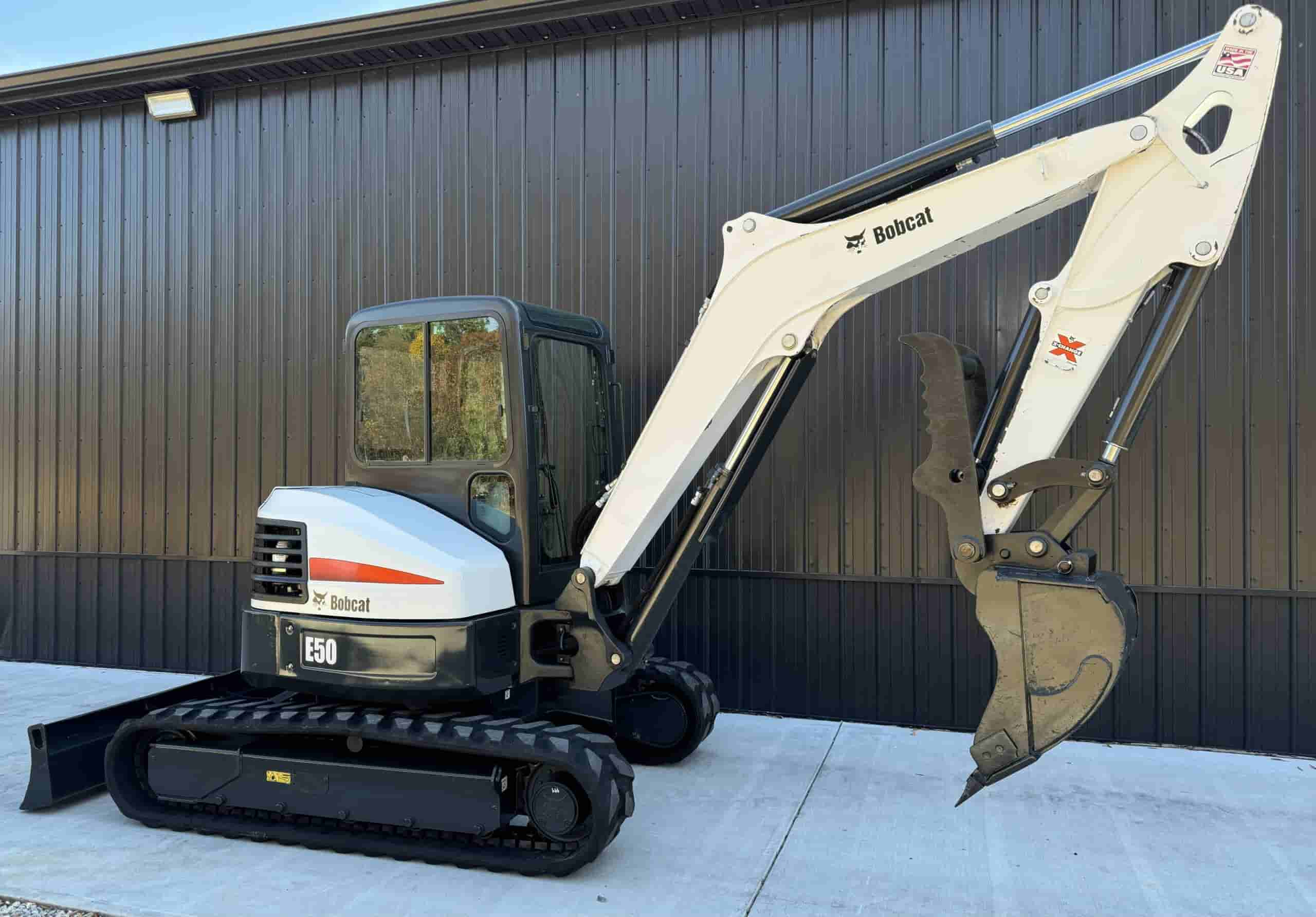 2016 BOBCAT E50
